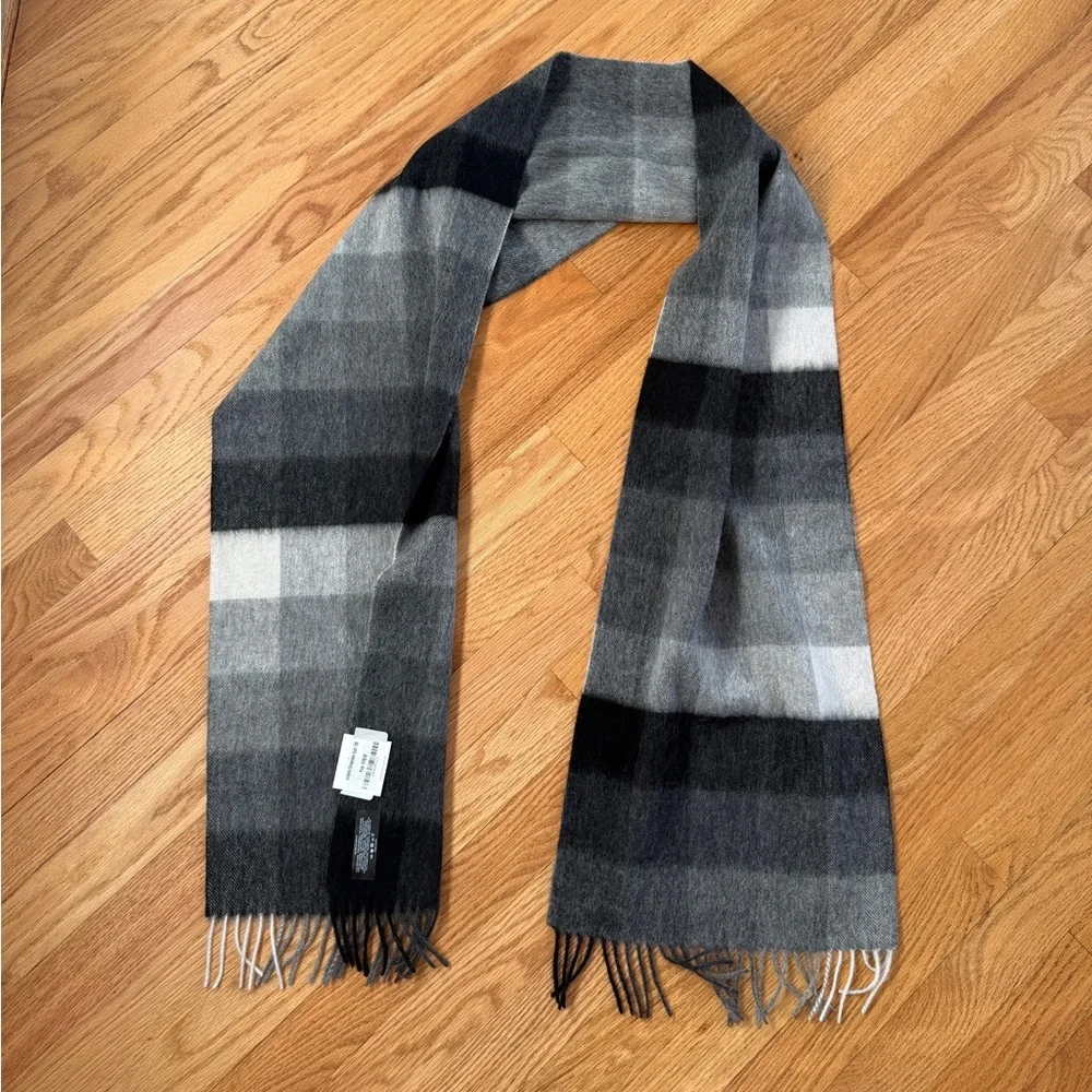 Men’s wool scarf gray white and black Amanda Christensen Sweden scarf